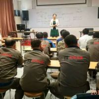 ���x����ƸՈ��̩��Ӣ��У���ں��Ӽ��g(sh��)��Ӗ(x��n)����