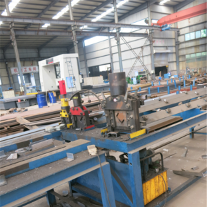 ���F������и�C